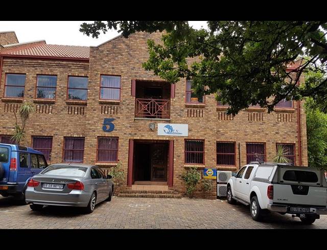 OFFICE FOR SALE IN WELTEVREDEN PARK